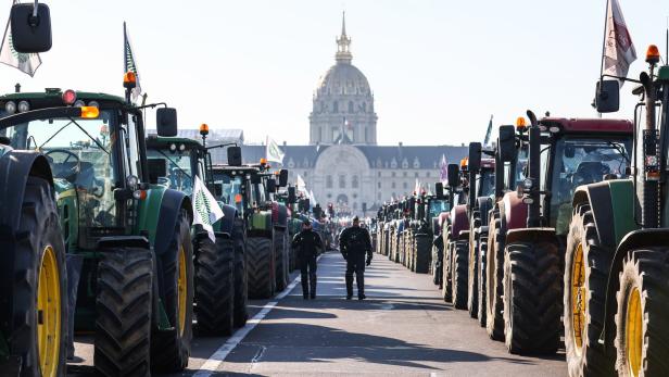 Bauern-Proteste in Paris gegen die Vorgabe, den Pestizideinsatz zu verringern
