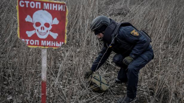 Warum keine ausländischen Streitkräfte in der Ukraine Minen räumen