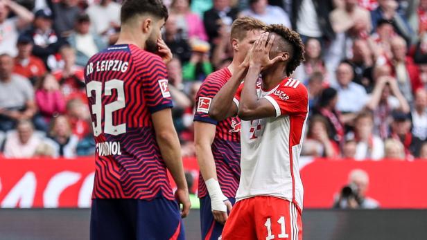 Herber Rückschlag für die Bayern, Hertha BSC steigt ab