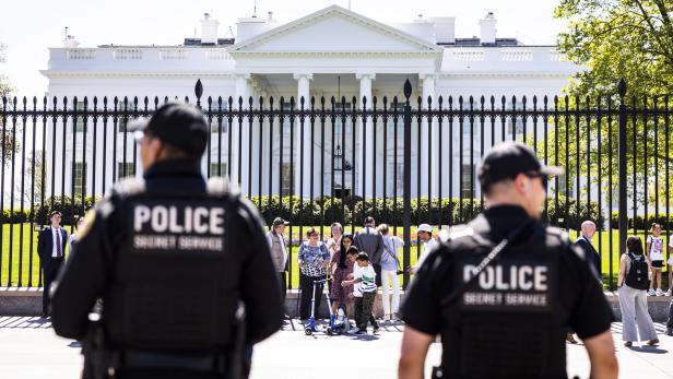 Vorfall bei Weißem Haus: Lkw krachte in Sicherheitsabsperrung