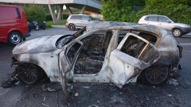 Nach SCS-Einbruch: Weiteres ausgebranntes Auto sichergestellt