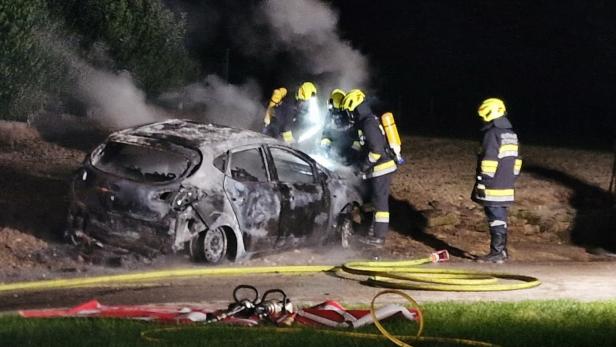 Unbesetzter Pkw geriet im Bezirk Tulln von selbst in Flammen