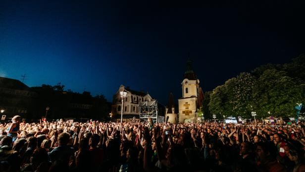 8.000 Fans feierten beim Festival am Steinertor mit Pizzera & Jaus in Krems