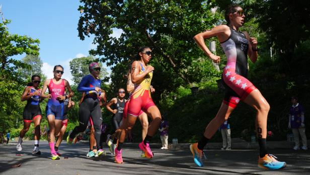 Profi-Triathletin blutet durch Rennanzug: "Realität von Frauen im Sport"