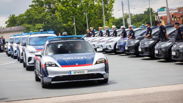 04polizeialsvorreiterine-mobilitaet.jpg 04polizeialsvorreiterine-mobilitaet.jpg