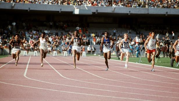 Hines (3. von links) 1968 in Mexiko