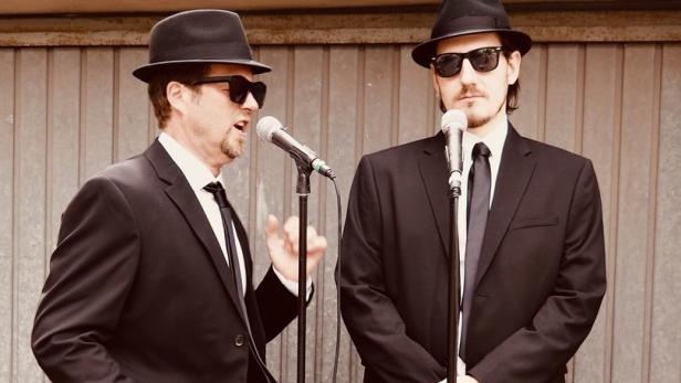 Blues Brothers in Linz: Himmlisches Musical im Hof