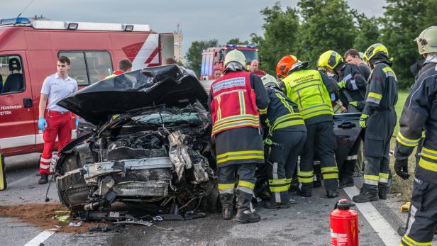 Zusammenstoß auf der Bundesstraße bei Aschbach-Markt