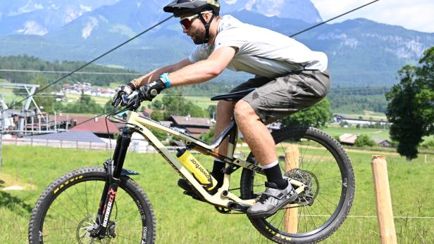 Ski alpin: Schwarz studierte bereits die Abfahrt auf der Streif