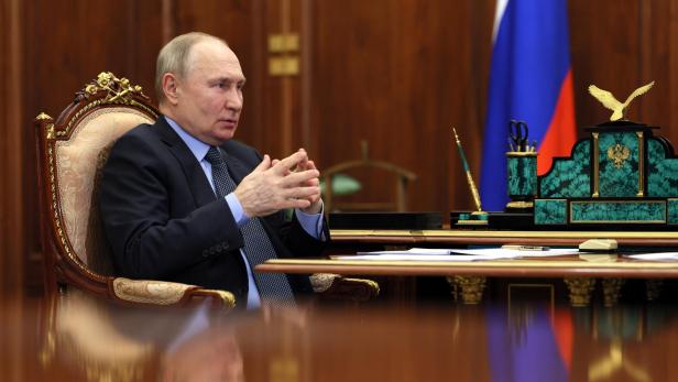 Russian President Vladimir Putin meets with Rostelecom President Mikhail Oseevsky