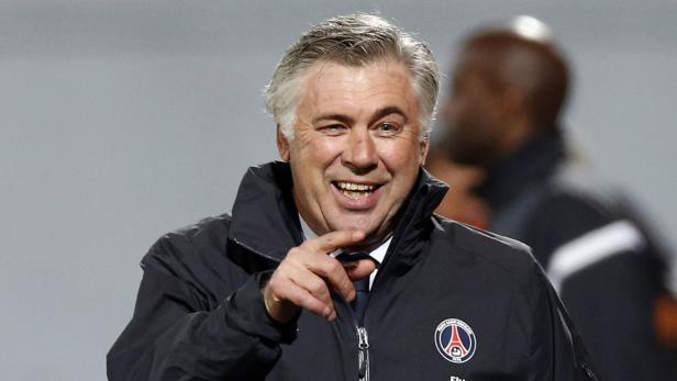 Paris Saint-Germain&#039;s coach coach Carlo Ancelotti reacts during his French Ligue 1 soccer match against FC Lorient, in Lorient, western France, May 26, 2013. This is the last day of the French Ligue 2012-1013 season. REUTERS/Charles Platiau (FRANCE - Tags: SPORT SOCCER)