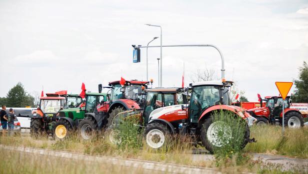 Grenzstau: Polnische Bauern protestieren gegen Billigimporte aus Ukraine