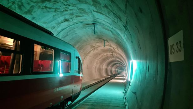 Erste Zugfahrt durch den Koralmtunnel: Der KURIER war dabei