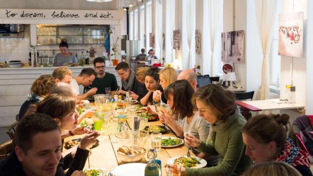 Jeden Dienstag Mittag gibt es im Hub Vienna &quot;Sexy Salad&quot;: Jeder Unternehmer bringt eine Zutat mit, das fördert den Austausch