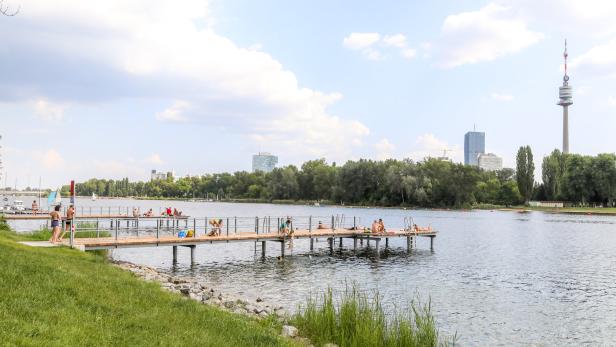 Neue Badestege für Alte Donau