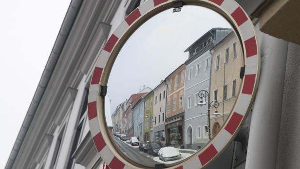 Verkehrsspiegel an privater Zufahrt: Müssen wir dafür mitzahlen?