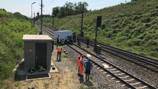 Zurndorf: Schlepper-Flucht endete auf dem Bahngleis