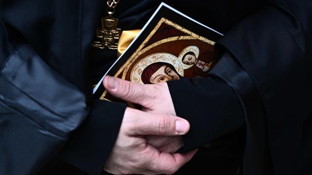 Falscher Priester soll Angestellten "Sünden" entlocken