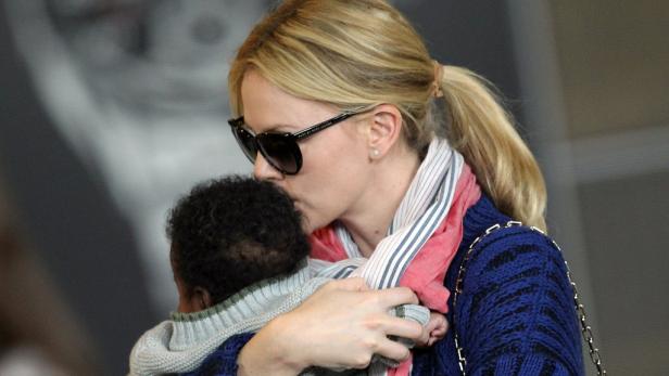 Charlize Theron mit ihrer ersten Tochter.