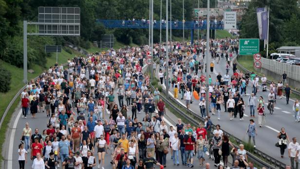 Opposition protest against violence in Serbian society