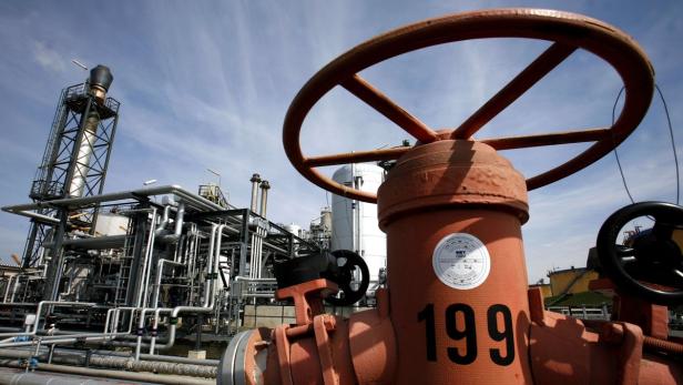 Steigender Ölpreis treibt Inflation auf zwei Prozent