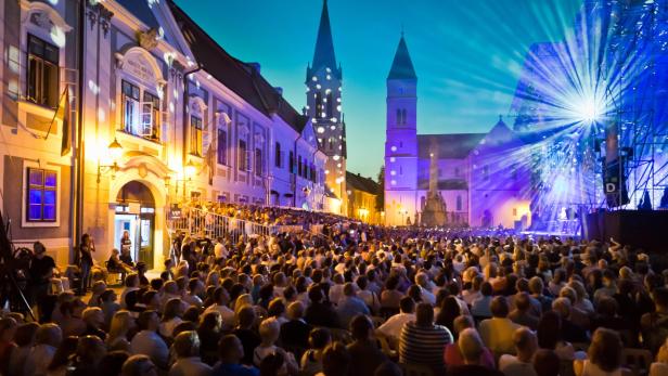 Die Barockstadt Veszprém sowie die umliegende Region Bakony-Balaton bestechen mit einem umfangreichen Kultur- und Veranstaltungsprogramm.