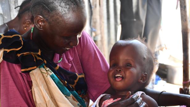 Kämpfe im Sudan: Wie eine junge Mutter mit ihrem behinderten Kind entkam