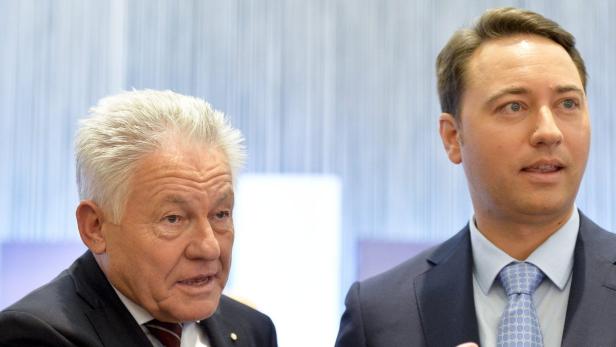 FPÖ-Landeschef Haimbuchner sitzt Landeshauptmann Josef Pühringer quasi im Nacken