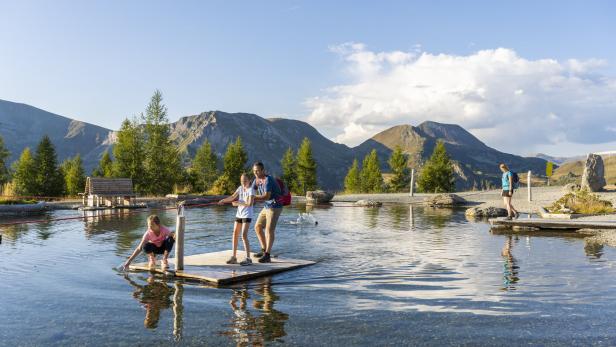 Im Aktiv Park Bad Kleinkirchheim packt die Familie zusammen an.