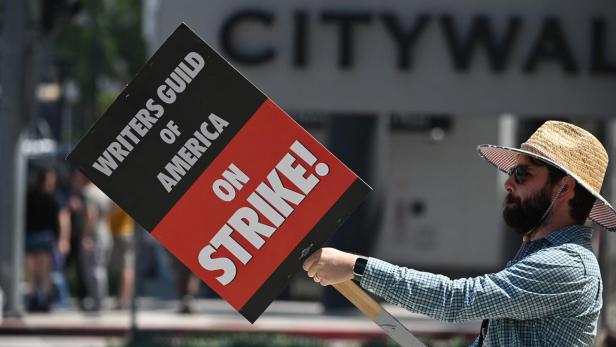 US-ENTERTAINMENT-FILM-TELEVISION-STRIKE