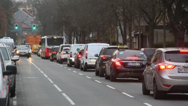 Verkehr bei Warnstreik ÖBB