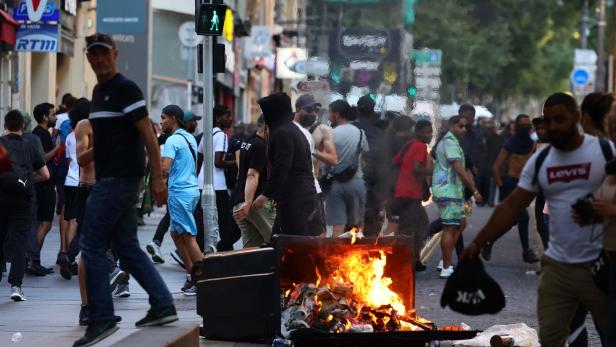 Nach Krawallen: Behörden in Frankreich verbieten Demonstrationen