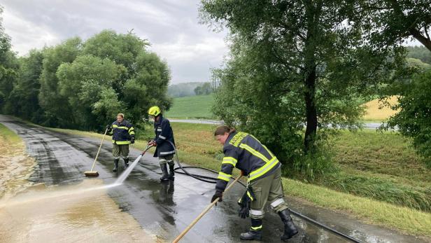 Starkregen und Unwetter halten die Feuerwehren in Kärnten in den letzten Tagen auf Trab.