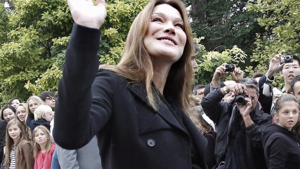 Keine Fotos: Bruni droht mit Klagen