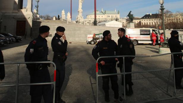 Sicherheitspanne: Christlicher Fundamentalist platzt ins Parlament