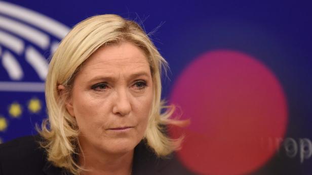 Marine Le Pen muss sich vor Gericht wegen Anstiftung zu Hass verantworten.