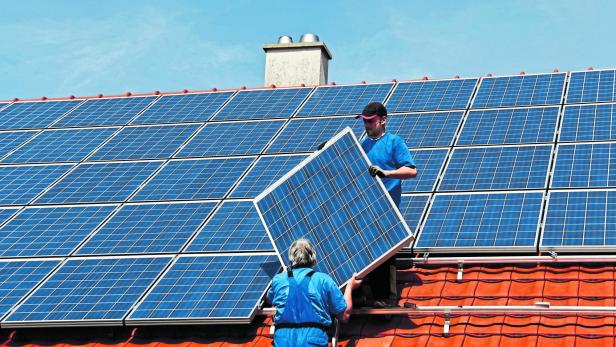Fotovoltaikanlagen auf Hausdächern erfreuen sich zunehmender Beliebtheit.