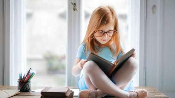 Studie findet heraus: Lesende Kinder sind glücklicher