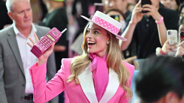 Barbie lebt! Margot Robbies Promo-Outfits wurden Original-Barbie-Kostümen nachempfunden