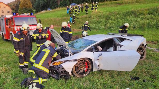 630-PS-Lambo Huracán in der Buckligen Welt geschrottet