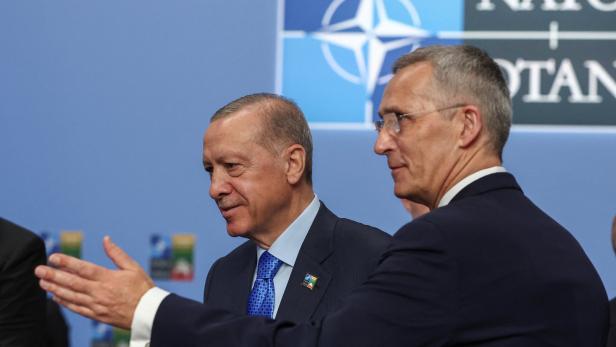 NATO-Generalsekretär Stoltenberg konnte Erdoğan umstimmen