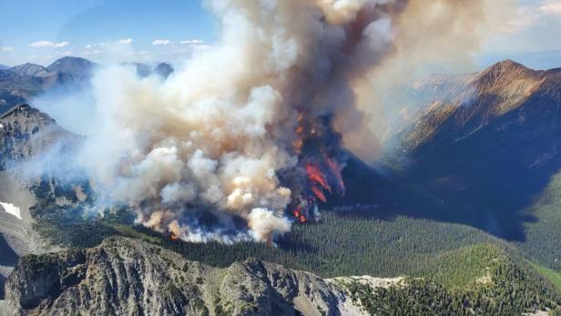 TOPSHOT-CANADA-CLIMATE-ENVIRONMENT-HEALTH-FIRE