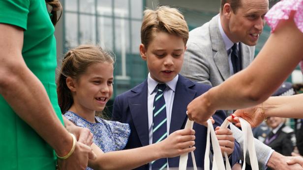 Charlotte und George in weniger als einem Jahr durch royale Regel getrennt