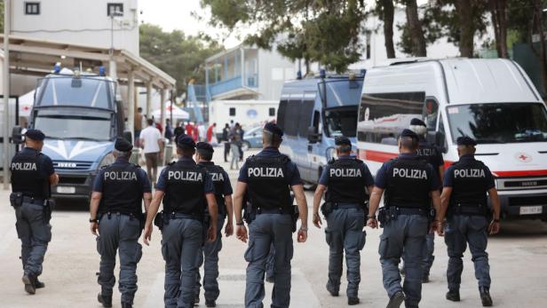 Rekordfund: Polizei beschlagnahmt 5,3 Tonnen Kokain vor Sizilien