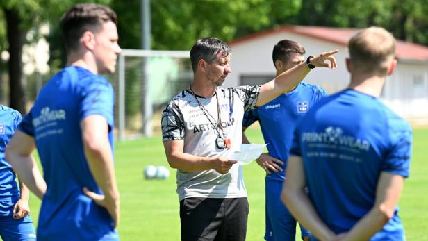 FUSSBALL: TRAININGSSTART BLAU WEISS LINZ: SCHEIBLEHNER