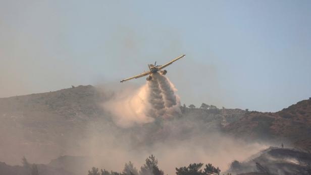Löschflugzeug über griechischer Insel abgestürzt: Beide Piloten tot