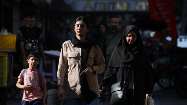 Amnesty warnt vor Irans verschärften Kurs gegen Kopftuchverstöße