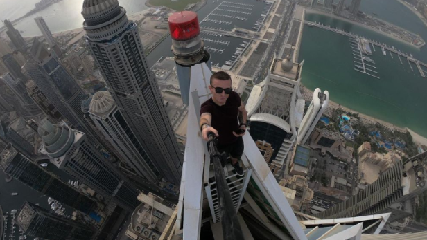 Foto auf Wolkenkratzer: Instagramer stürzt 68 Stockwerke in den Tod