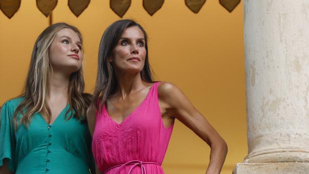 Königin Letizia mit ihrer Tochter Leonor in Palma.