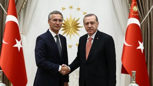 NATO-Chef Stoltenberg und der türkische Präsident erdogan